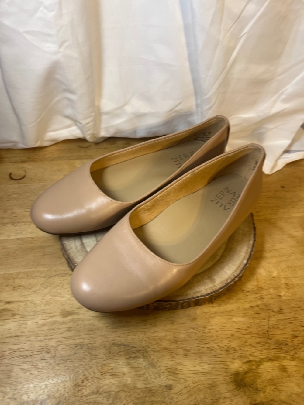 Naturalizer Maxwell Women's Beige Leather Ballet Flats Size 6